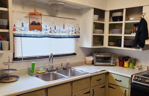 Caseville House | Caseville 2 bedroom home 1/2 mile from town, shopping restaurants and beaches