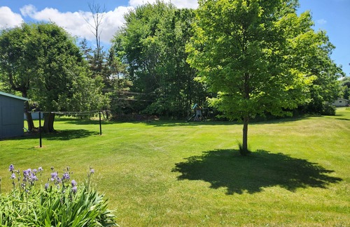 Caseville House | Caseville 2 bedroom home 1/2 mile from town, shopping restaurants and beaches