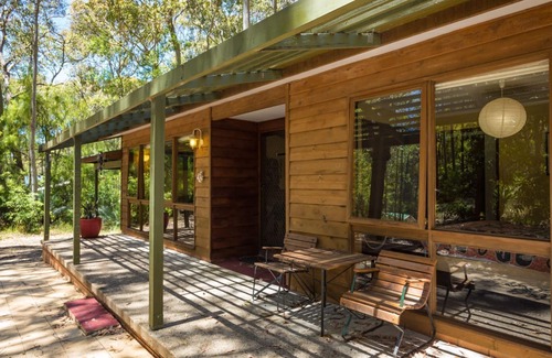 Mystery Bay House | Casey's Pet Friendly Beach Cottage