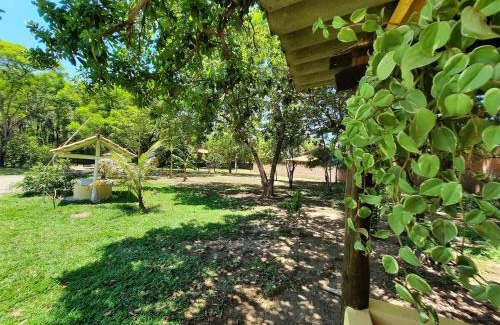 Bonito House | Casinha Amarela - anexo ao Camping Pé na Jaca