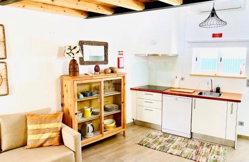 Alfarim House | Casinha Azul near Meco Beach