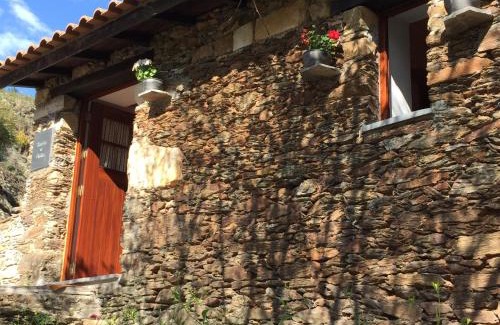 Friumes e Paradela House | Casinha de Pedra
