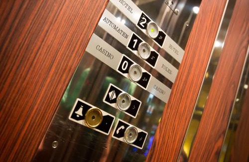 Horni Folmava Hotel | Casino & Hotel Royal