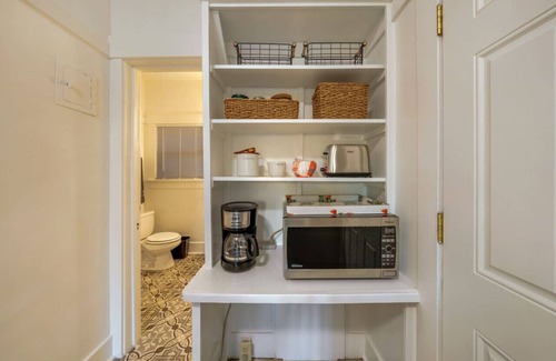 West University Apartment | Casita #1 (Angie) -