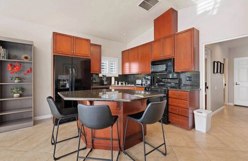 Coachella House | Casita 86177 – Sunny Stay for 4!