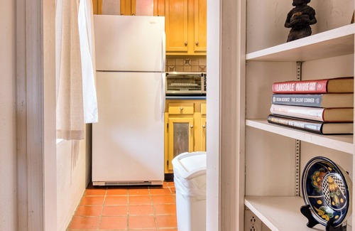 Historic Eastside House | Casita Ana | Cozy Retreat Near Canyon Road
