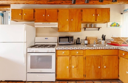 Seton Village House | Casita Azul: historic and cozy Santa Fé adobe