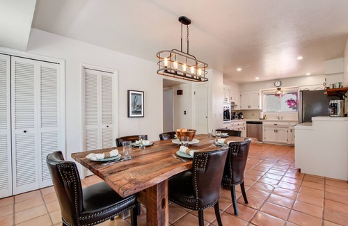 Mountain Gardens Estates House | Casita Blanca -Serene Desert Retreat