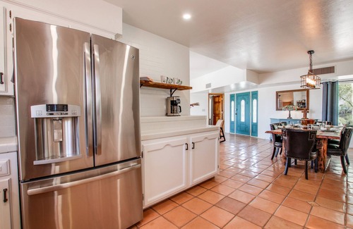 Mountain Gardens Estates House | Casita Blanca -Serene Desert Retreat