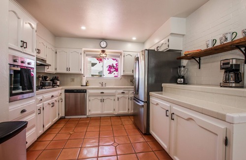 Mountain Gardens Estates House | Casita Blanca -Serene Desert Retreat