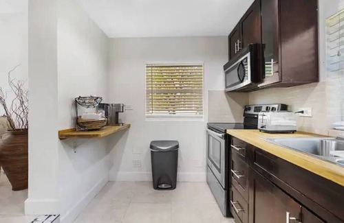 Tarpon River House | Casita by the water!