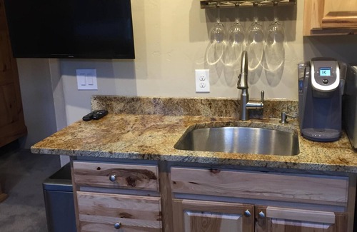 Placitas Apartment | Casita Canoncito-private suite with kitchenette