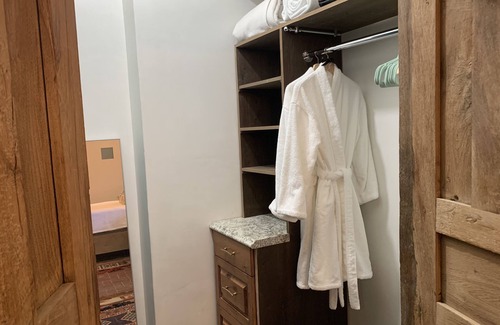 Historic Eastside House | Casita de La Joya del Este in prime historic Eastside