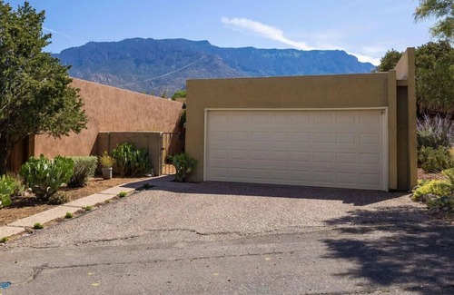Sandia Heights South House | Casita de Montano 2 Bdrm Foothills Charmer with Incredible Sandia Mtn Views