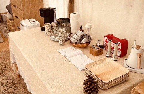 Foothill Apartment | Casita Eco-Glamping Santa Barbara Prime Location 4 people