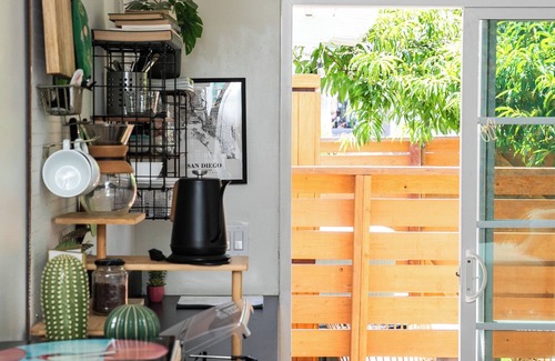 Golden Hill Apartment | Casita–Hot Tub/Sauna/eBikes/Cold Plunge+Beach Gear