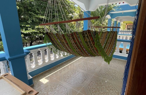 Paraiso Apartment | Casita Linda - Beachfront 3 Bed 1 Bath, AC, Hot Water, Wi-fi, near Los Patos