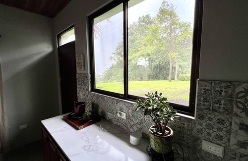 Arenal House | Casita Loma Linda…Breathtaking Lakeview Casita, Nuevo Arenal, Costa Rica