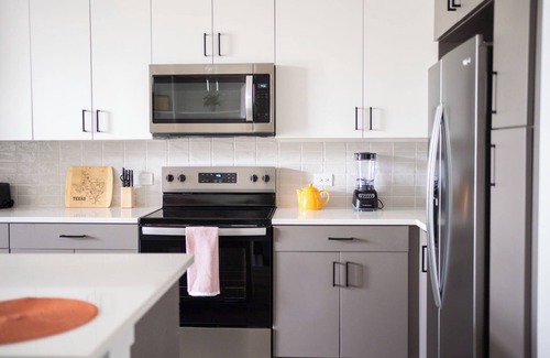Milwood Apartment | Casita Longhorn - Near Q2, Domain + Pool Access
