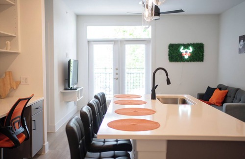 Milwood Apartment | Casita Longhorn - Near Q2, Domain + Pool Access