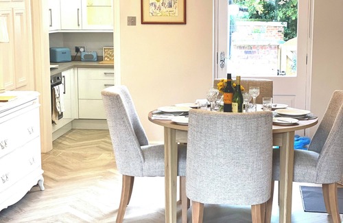 Alderley Edge House | Casita Luxury Stay.nA beautiful refurbished Victorian home in Alderley Edge