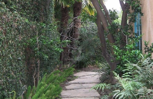 Mar Vista Cottage | Casita Mar Vista Private Guest House With Jacuzzi, Spanish Patio & Fountain