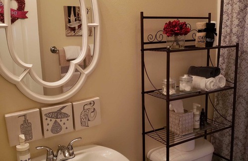 Sun City House | Casita MenifeenCozy and private 1 bedroom Casita, couple or solo traveler