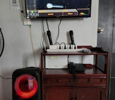 Paombong House | Casita Mia - Guest House for 9pax with WIFI, NETFLIX, YOUTUBE, KARAOKE, CAN COOK and BBQ