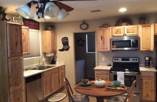 Southeastern Villa | Casita only 3 blocks from downtown- Very clean!