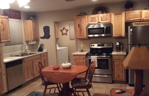 Southeastern Villa | Casita only 3 blocks from downtown- Very clean!