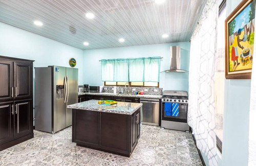 Grifo Alto Apartment | Casita Poro, you can do day trips to beaches, Nat. Parks, volcanoes, waterfalls.