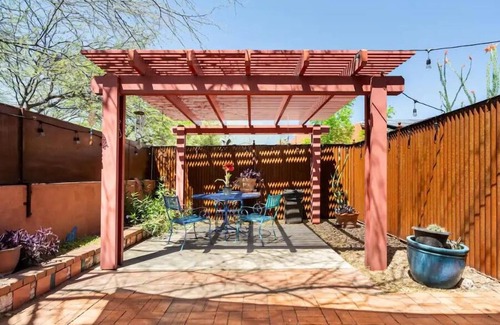 Palo Verde House | Casita Roca: The Honey~Hued Hideaway!