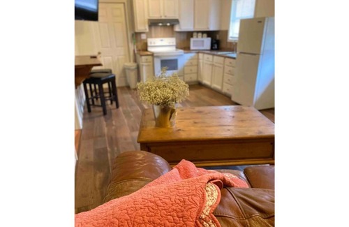 Hemphill House | Casita Sol - Hemphill, Texas