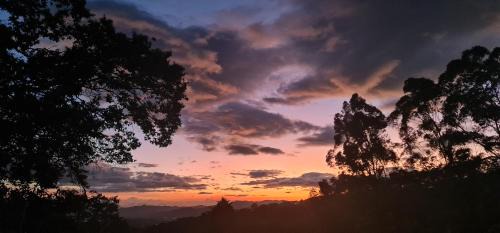Cajon Ski Chalet | Casita Tucana21, escape to a mountain haven! 75Mb