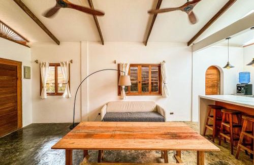 Catangnan House | Casitas Santa Fe