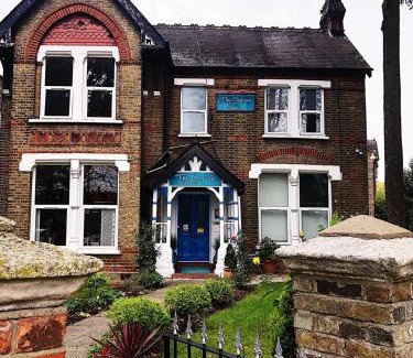 Ealing House | Caspian Hotel