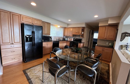 Waterford House | Cass Lk Lakefrnt 3 BR Home; Add'l 3BR Home next dr add'l bking 15 min. to Bham