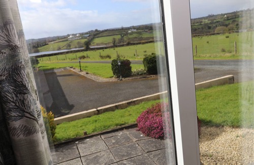 Ardue Cottage | Cassidy Cottages. Cosy 3-Bedroom Cottage, with Lake views and free wifi.
