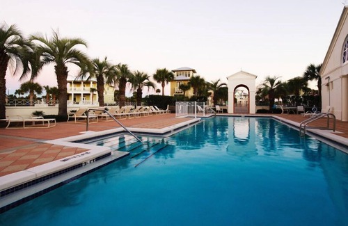 Sunnyside Condo | CASTAWAY Condo, beach chairs with wagon, 4pools, 2min walk to secluded beach
