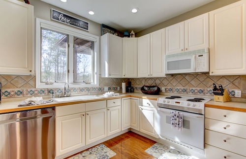 Mount Ida Condo | CastAway Condo/288DVD 2/2 Large, Screened in Porch by LOVR