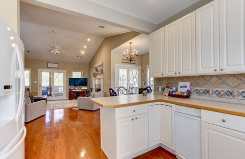 Mount Ida Condo | CastAway Condo/288DVD 2/2 Large, Screened in Porch by LOVR