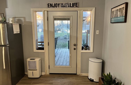Newellton House | Castaway Cottage, where tranquility and relaxation are just a heartbeat away.