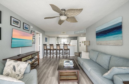 Key West Condo | Castaway Cove: 2/2 Condo near the beach with shared pool and hot tub