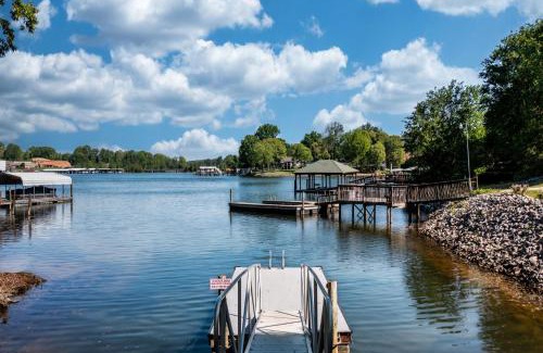 Lake Norman of Catawba House | Castaway Cove -Lake Norman Waterfront Home with Private Dock