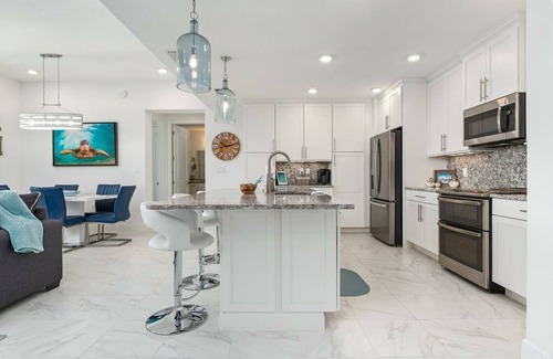 Whitney Beach Condo | ⚓Castaway in Margaritaville! Modern, Beachy Condo overlooking pool!⚓