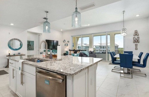 Whitney Beach Condo | ⚓Castaway in Margaritaville! Modern, Beachy Condo overlooking pool!⚓