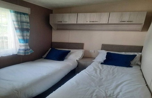 White Cross House | Castaways 615