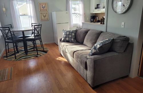 Newaygo Cottage | Castaways Cottage on Croton Pond #3