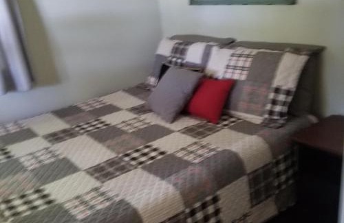 Newaygo Apartment | Castaways Cottage on Croton Pond #2