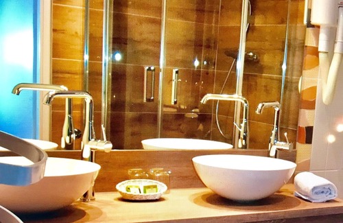 Les Planches-pres-Arbois Hotel | Castel Damandre